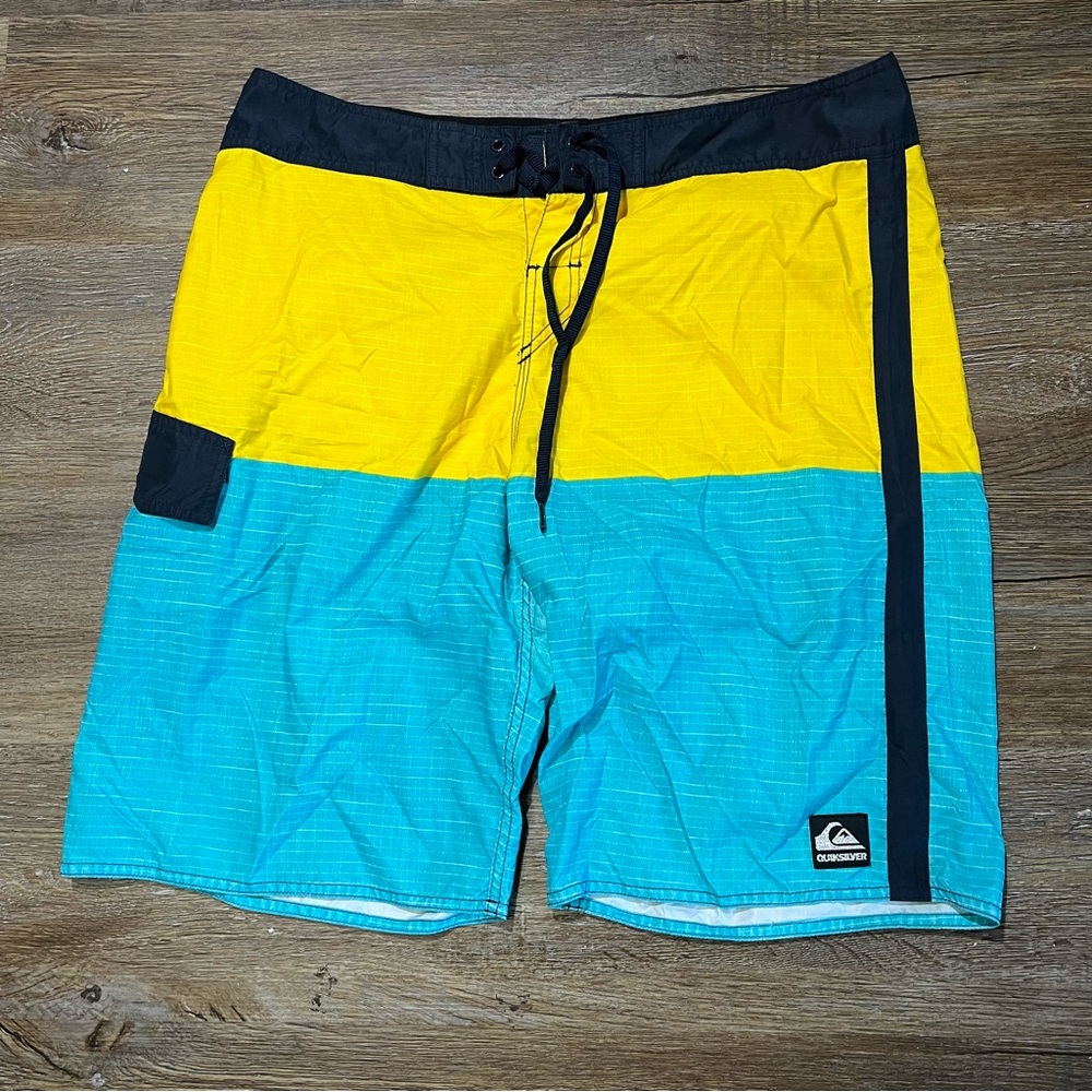 Y2K Quiksilver Mens Swim Shorts